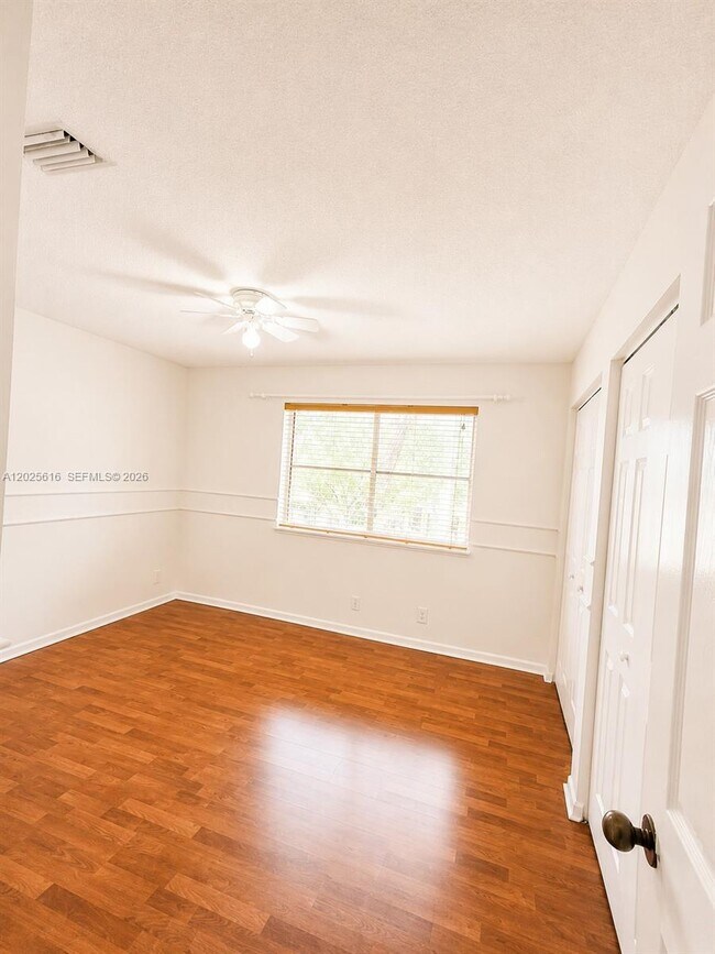 Building Photo - 1319 Croton Ct