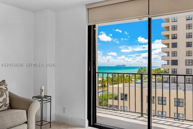 Building Photo - 2625 Collins Ave