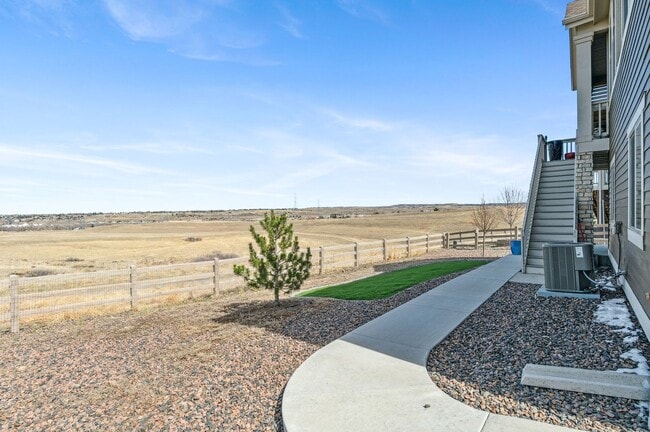 Building Photo - Stunning 4 Bedroom/ 3 Bath Home in Sterling Ranch