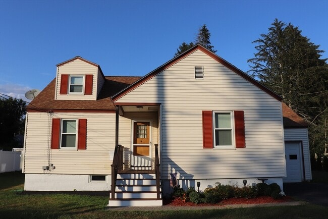 Primary Photo - 11 Fitchburg Rd