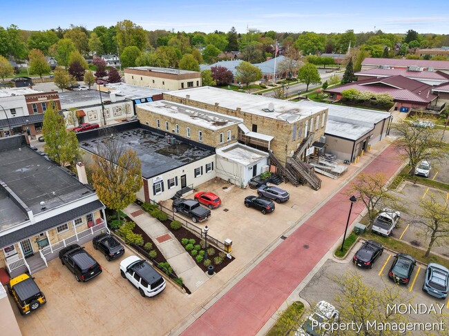 Building Photo - 26 E Main St