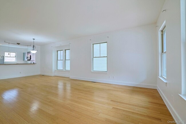 Building Photo - 38 E Parmenter St