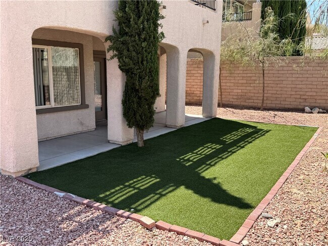 Building Photo - 856 S Colina Alta Pl