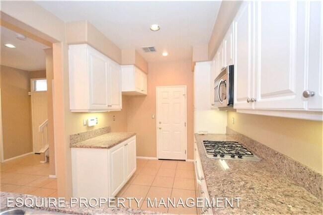 Building Photo - 4520 Calle Argolla