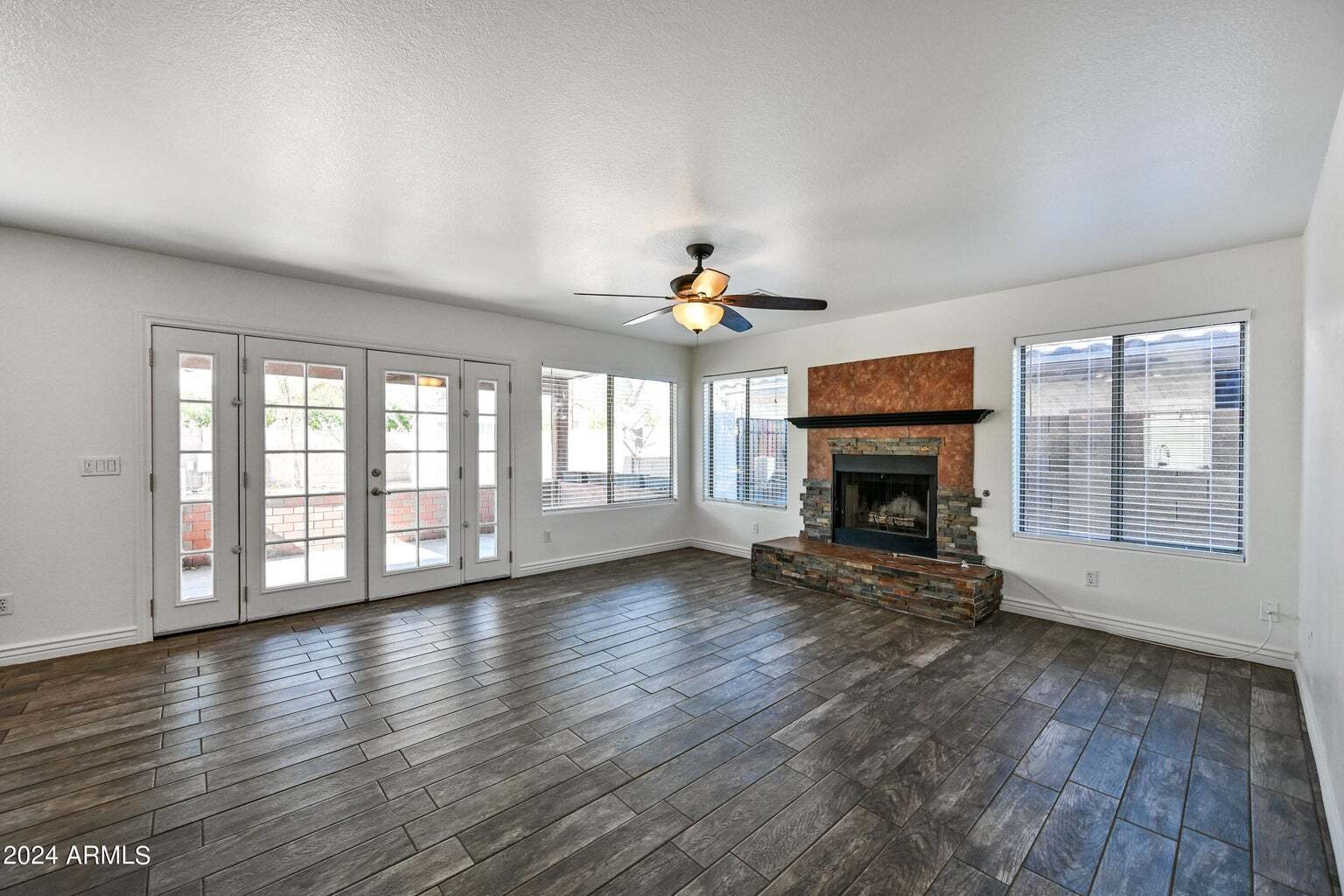 Building Photo - 1836 E Aspen Way