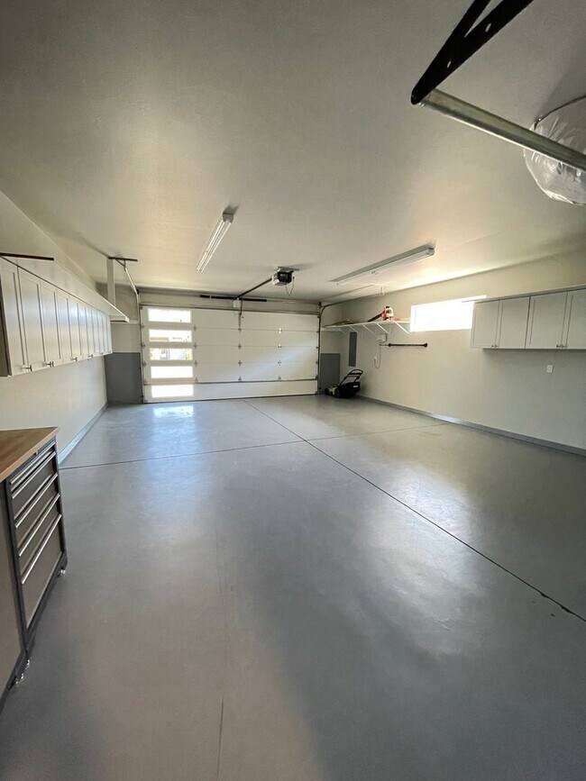 Building Photo - Flexible Living in North Ellensburg
