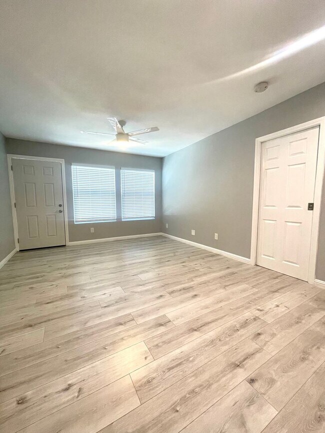 Building Photo - Fully Remodeled 1 Bed / 1 Bath in Redondo Beach | Parking Included