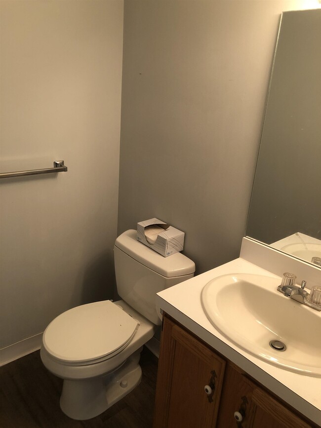 Building Photo - 59 Deer St