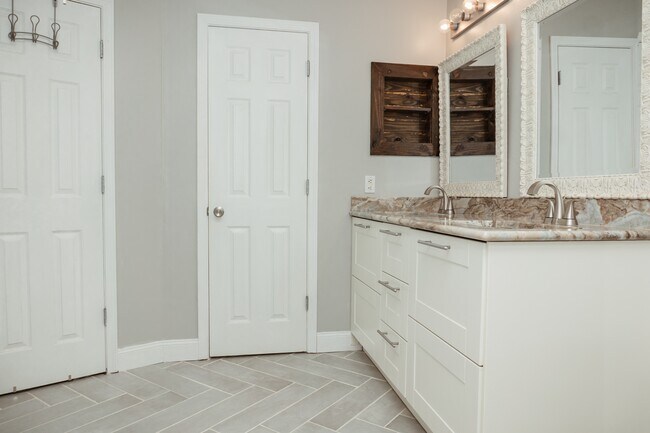 Building Photo - 2813 Atoka Trail