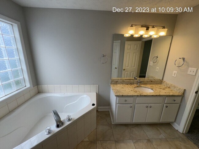 Building Photo - 332-5 Bubble Creek