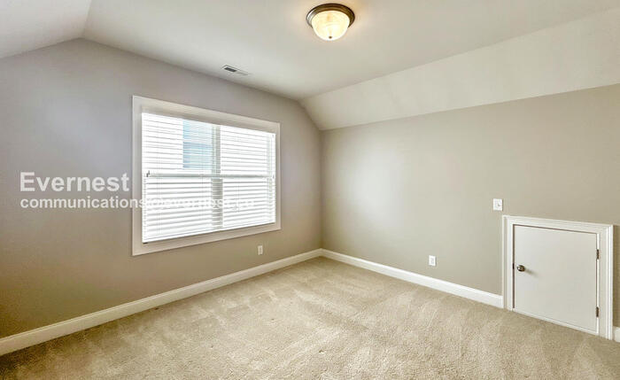 Building Photo - 147 Hobbs Dr