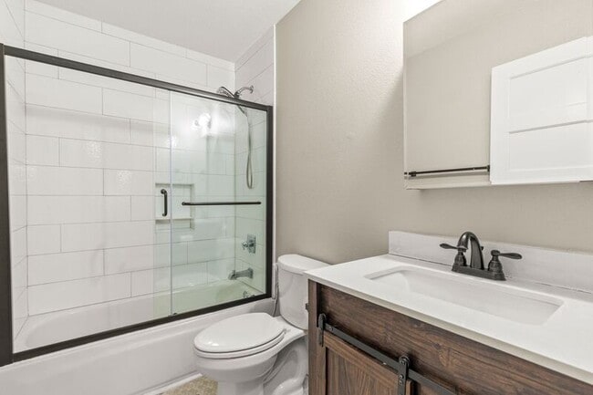 Building Photo - 5530 N Haight Ave