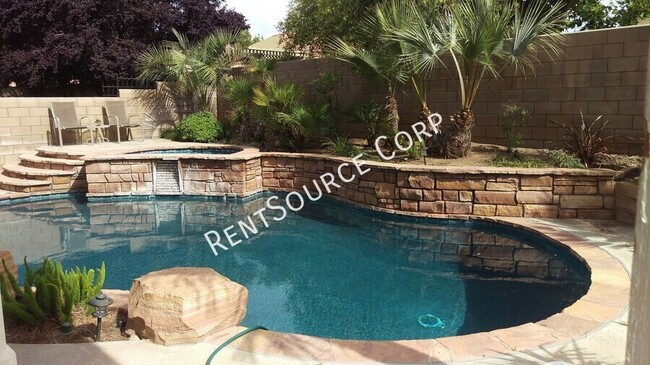 Building Photo - 3210 Lantana Ct