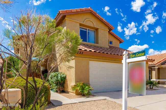 Building Photo - 3223 E Poinsettia Dr