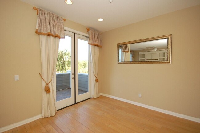 Building Photo - Amazing Location Home in Carlsbad with Lag...