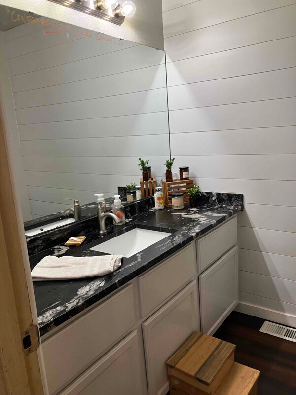 Building Photo - 8712 75th Dr NE