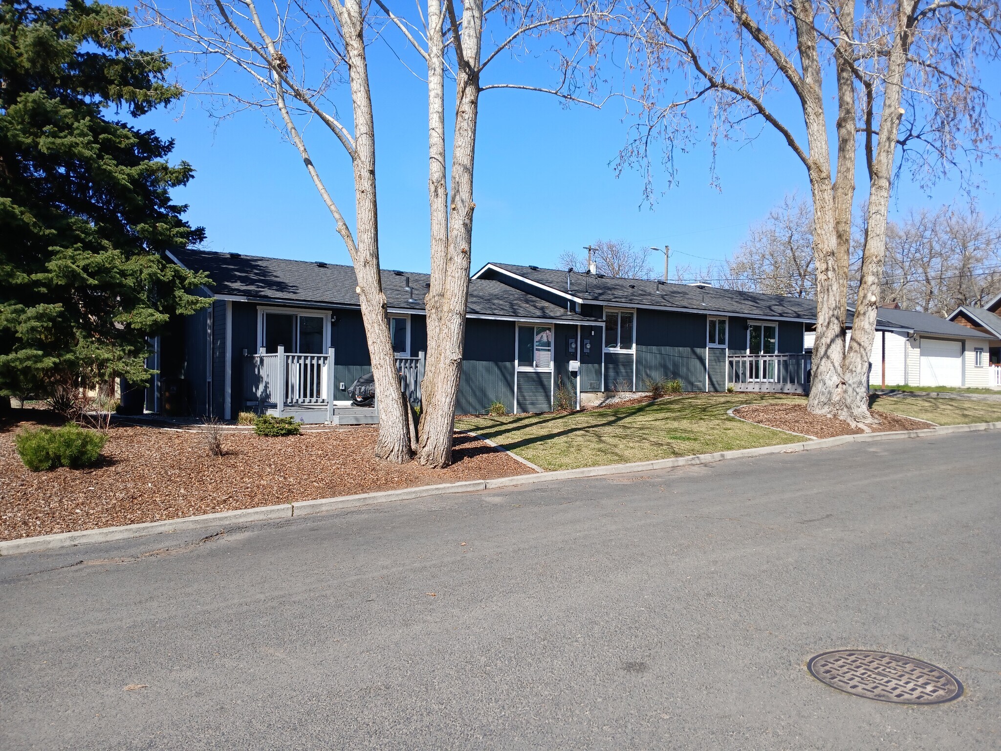 Building Photo - 1827 E Glass Ave