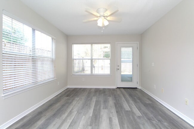 Building Photo - West Pensacola 4-Bedroom Home with Bonus R...