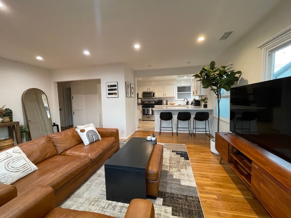 Building Photo - 5506 W 123rd St