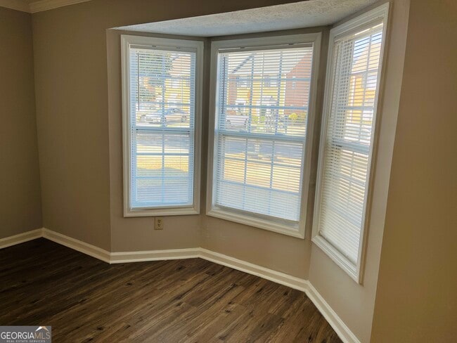 Building Photo - 1522 Paces Ferry N Dr SE