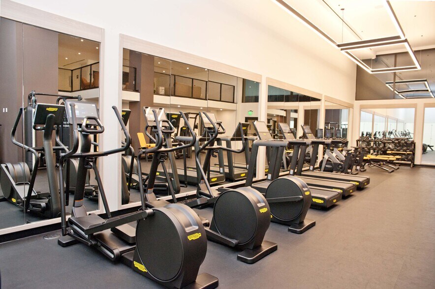 Building Photo - 225 N Miami Ave