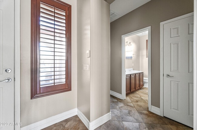 Building Photo - 11127 N 161st Ave