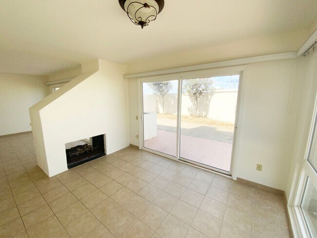 Building Photo - 44 Half Moon Bend