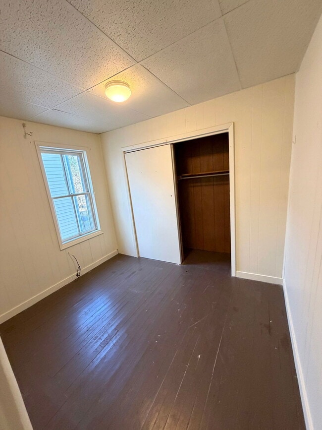 Building Photo - 631 E Madison St