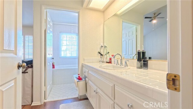 Building Photo - 415 E Bougainvillea Ln