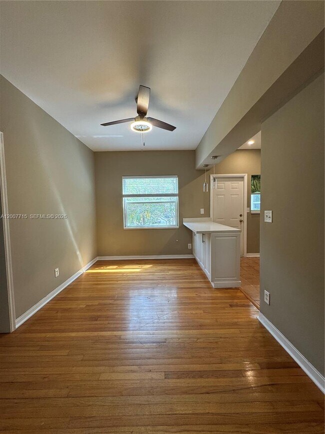 Building Photo - 725 NE 91st St