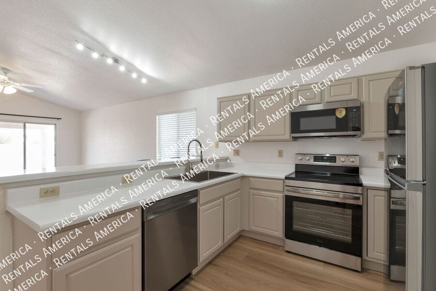 Building Photo - 8668 S Desert Dove Dr