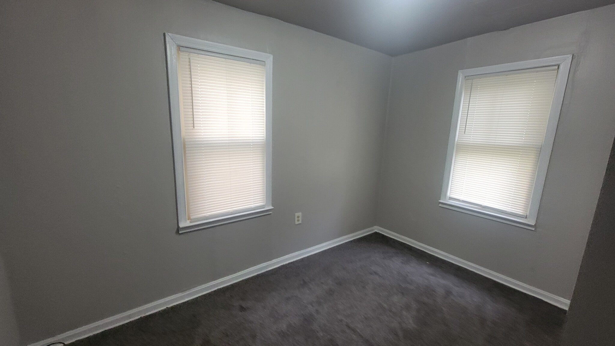 Building Photo - 1292 Stratford St