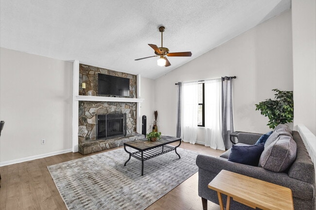 Building Photo - 6530 Thamesmead Ln