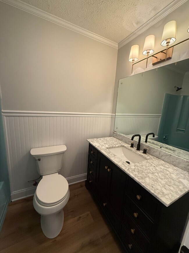 Building Photo - Charming Rural Home on 2+ Acres in Jackson...