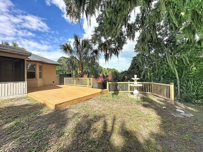 Building Photo - Exquisite Lake County Home with Lake Harris Views