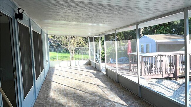 Building Photo - 326 Fox Lake Dr