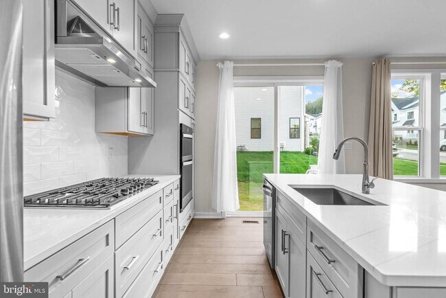 Building Photo - 315 Gilman St