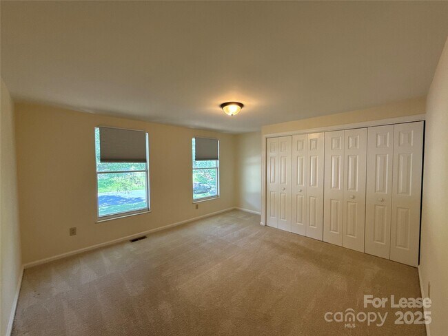 Building Photo - 6616 Wannamaker Ln