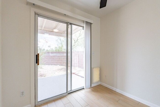 Building Photo - 9746 E Sascha St