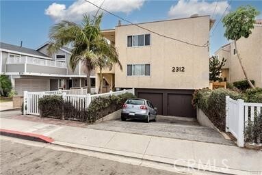 Building Photo - 2312 Vanderbilt Ln