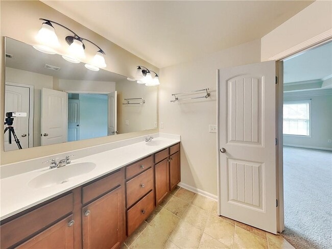 Building Photo - 5301 Cedar Mill Dr