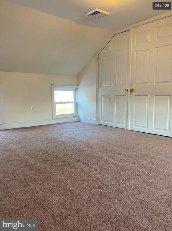 Building Photo - 341 Emmett St