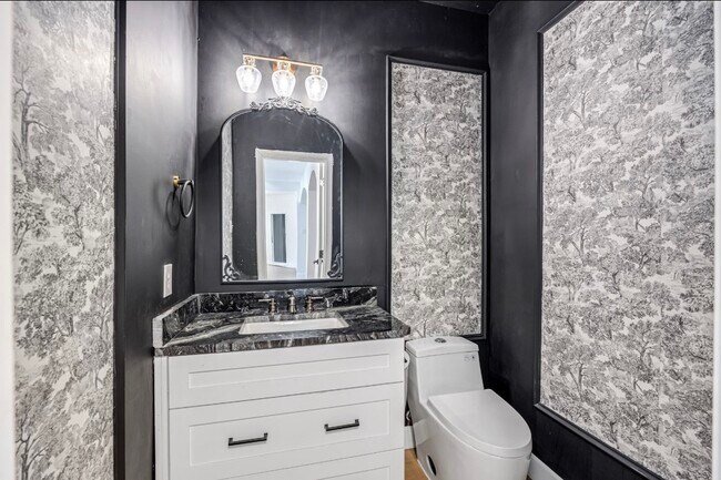 Building Photo - 6650 Camptown Cir