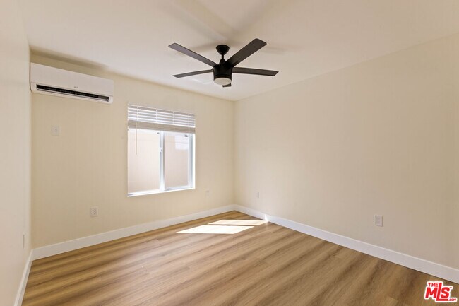 Building Photo - 340 S Ave 56