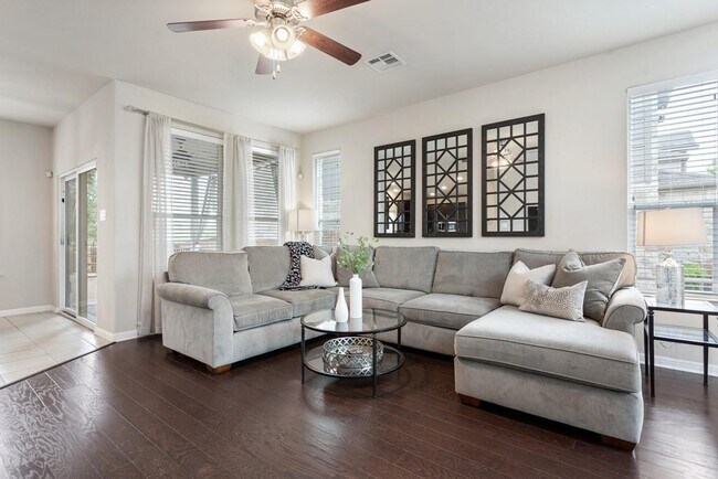 Building Photo - 11217 Persimmon Gap Dr