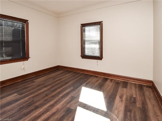 Building Photo - 3872 Leo St