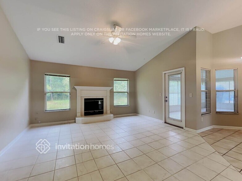 Building Photo - 523 Charles Pinckney St