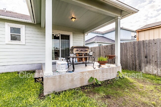 Building Photo - 4112 Cherry Tree Dr