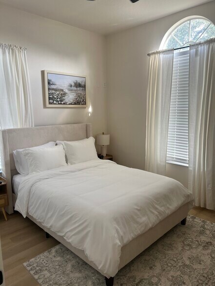 Building Photo - 37015 Waldo Dr