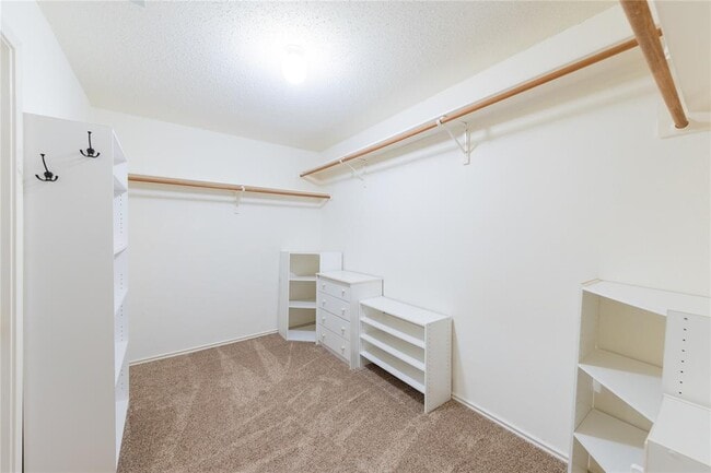 Building Photo - 9626 Dalewood Dr
